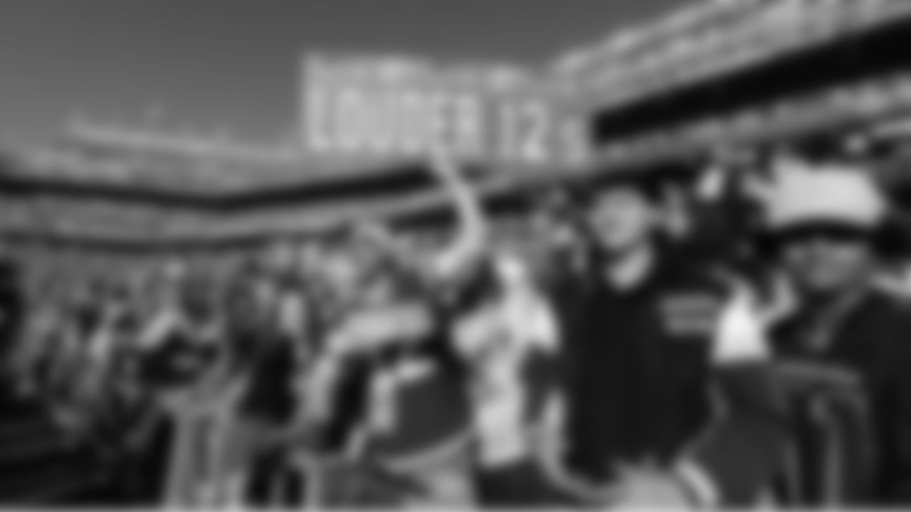 The 12s had no problem finding their way to Levi's Stadium and they dominated in both number and noise level.