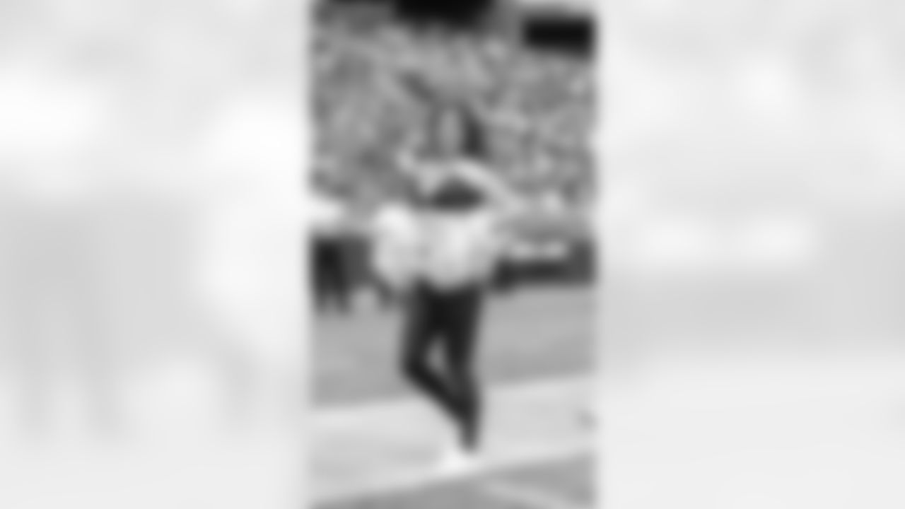 Chamine takes the field for the first time this season to perform the Seahawks Dancers feature dance.