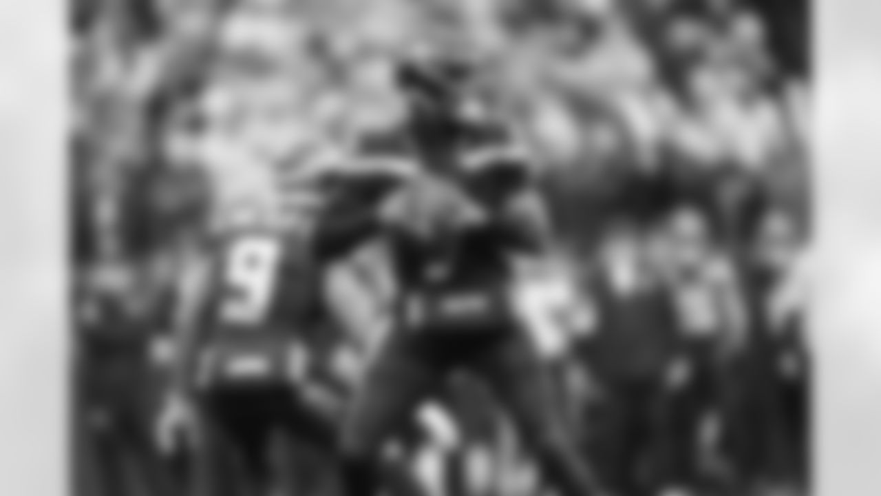 Seahawks quarterback Geno Smith (7) at the Week 16 matchup against the Minnesota Vikings at Lumen Field on Sunday, December 22, 2024.