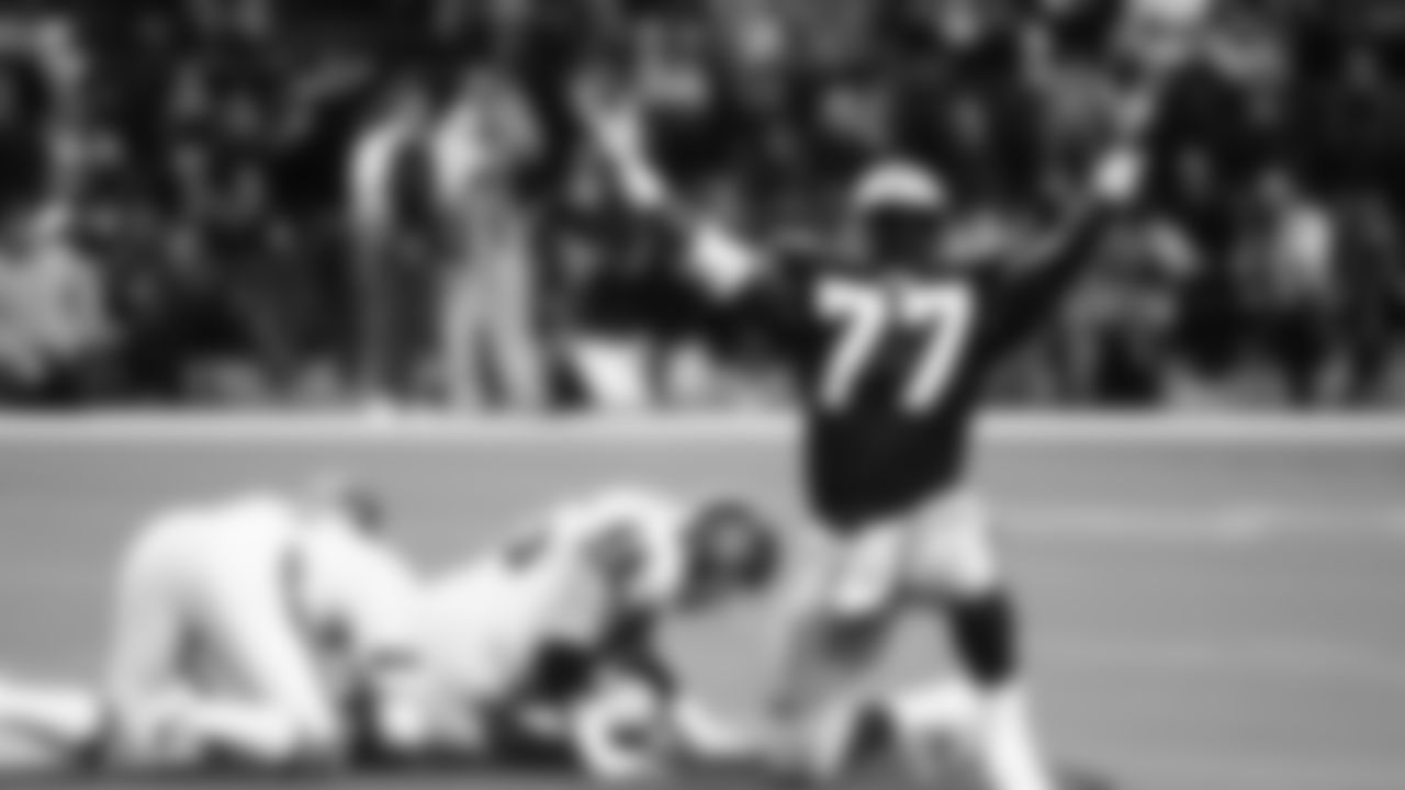 DE Jeff Bryant (77)