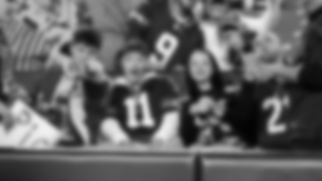 The 12s show up strong, traveling across the country for week 9 at the Commanders on Nov 2, 2025