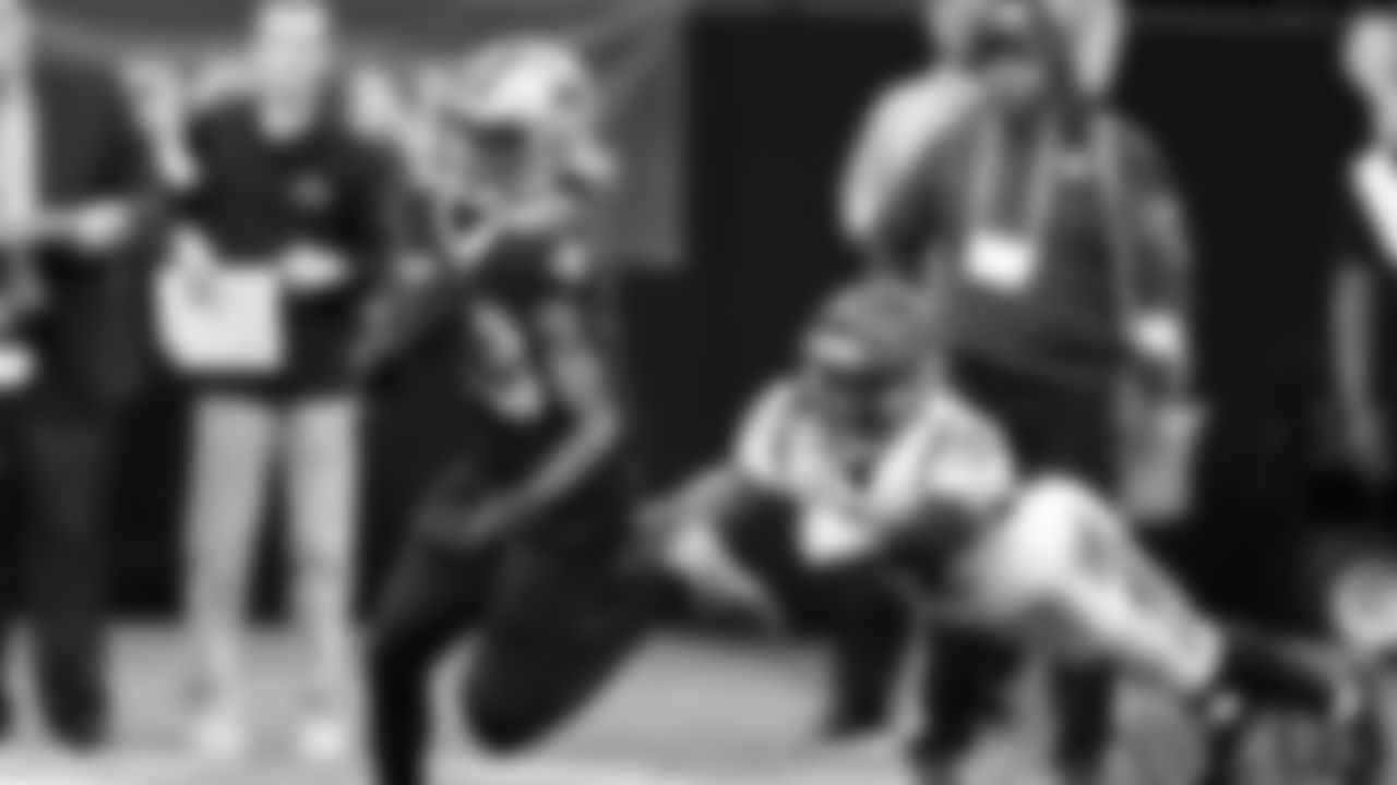 New Orleans Saints wide receiver Rashid Shaheed (89) runs past Cincinnati Bengals cornerback Chidobe Awuzie (22) for a touchdown during the first half of an NFL football game in New Orleans, Sunday, Oct. 16, 2022. (AP Photo/Butch Dill)