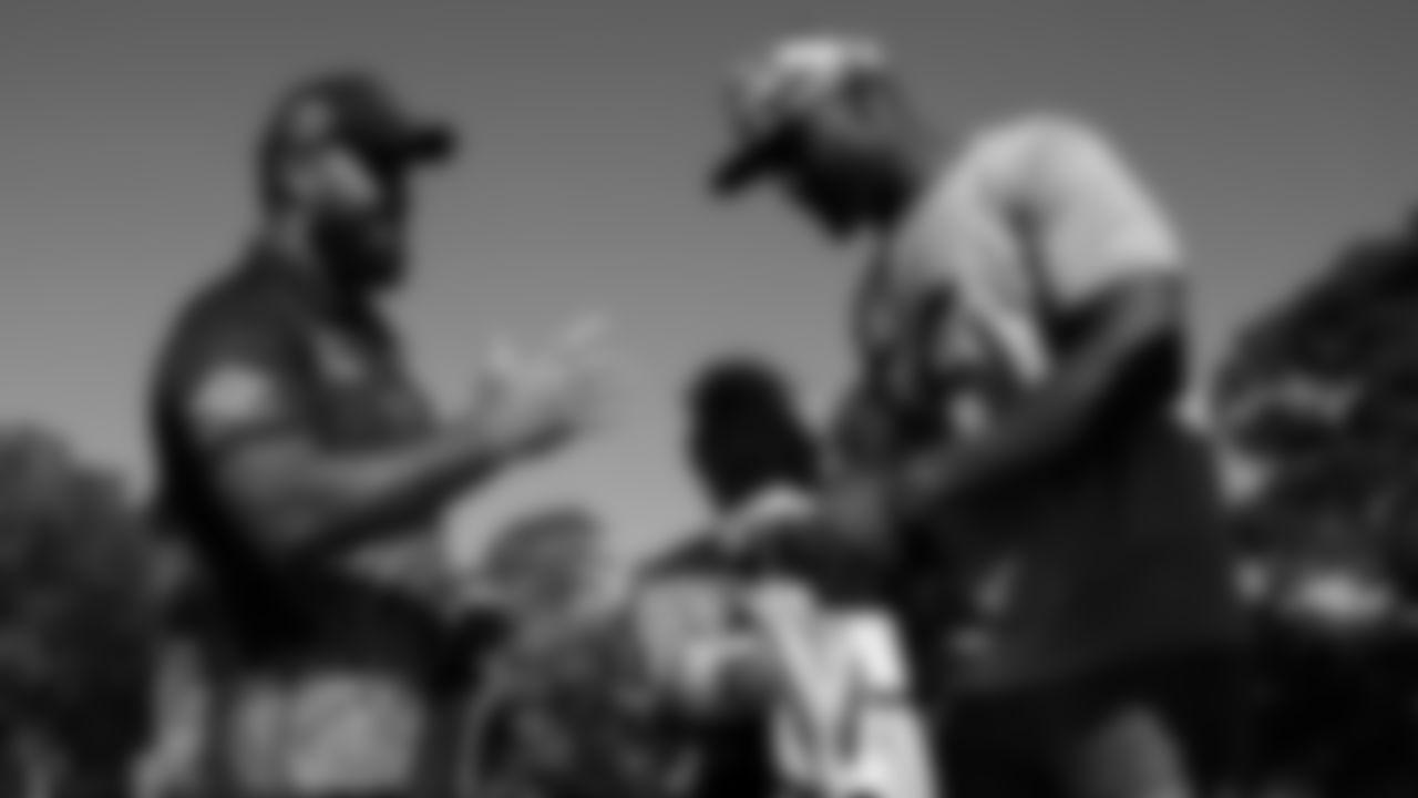 During a visit to Australia, Seahawks Legend Cliff Avril and Blitz stopped by the Kurranulla Aboriginal Corporation Community Center to play flag football and rugby alongside the Cronulla Sharks.