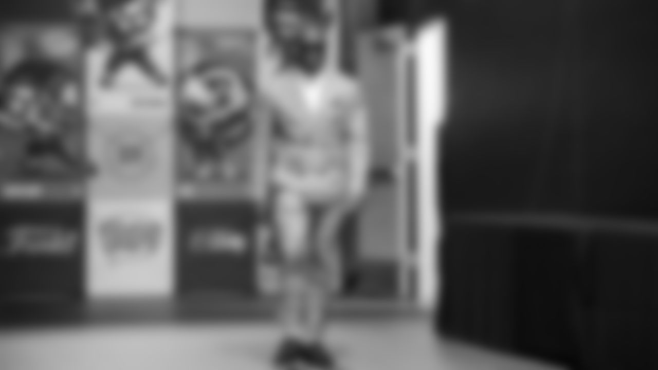 Seahawks running back Kenneth Walker III (9) arrives at Lumen Field for the Week 10 matchup vs. the Arizona Cardinals.