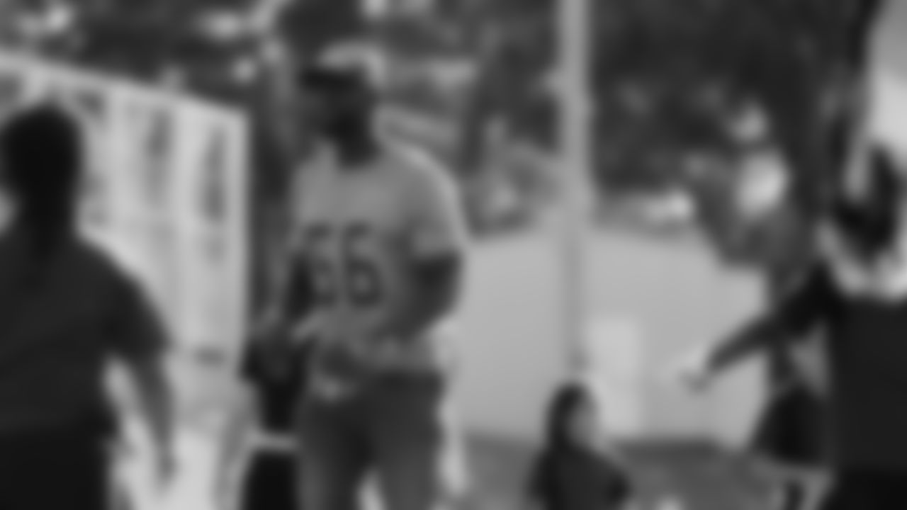 During a visit to Australia, Seahawks Legend Cliff Avril and Blitz stopped by the Kurranulla Aboriginal Corporation Community Center to play flag football and rugby alongside the Cronulla Sharks.