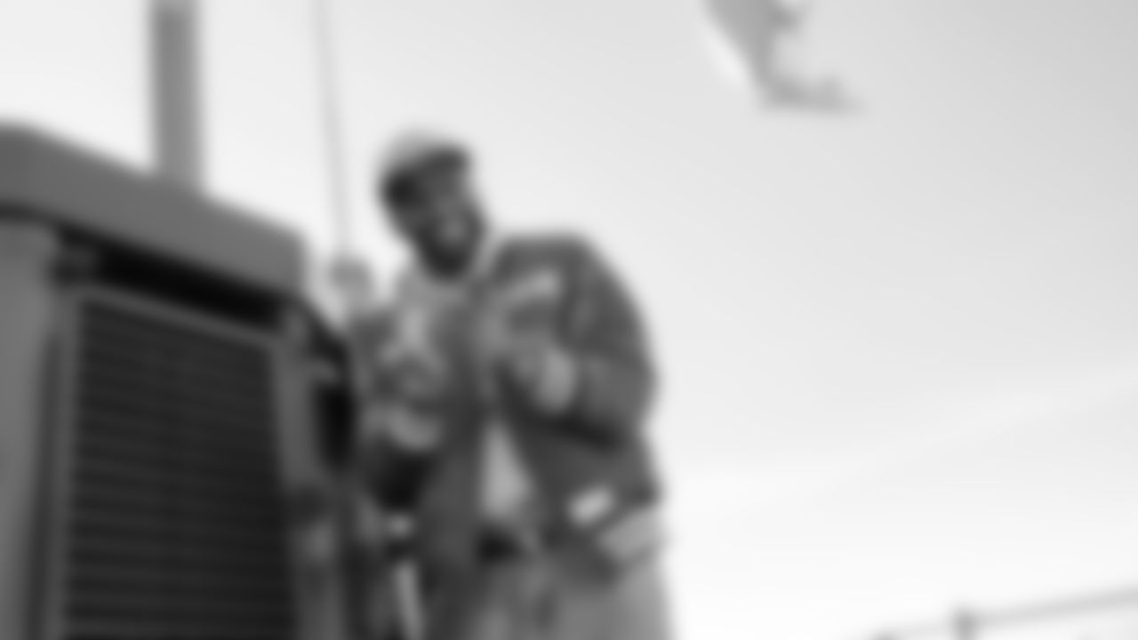 Seahawks Legend Cliff Avril raised the 12 Flag at the top of the Space Needle on Friday, January 23, 2026.