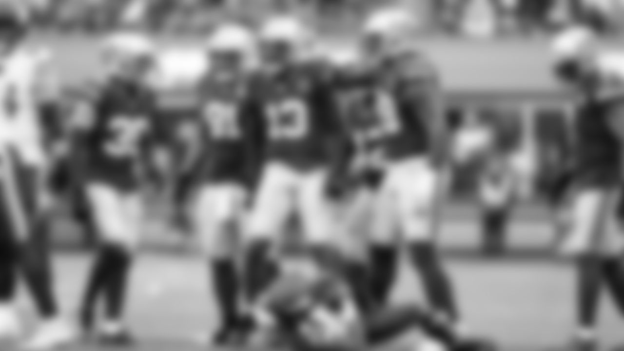 Seahawks linebacker Ernest Jones IV (13) vs. the Minnesota Vikings in Week 13.