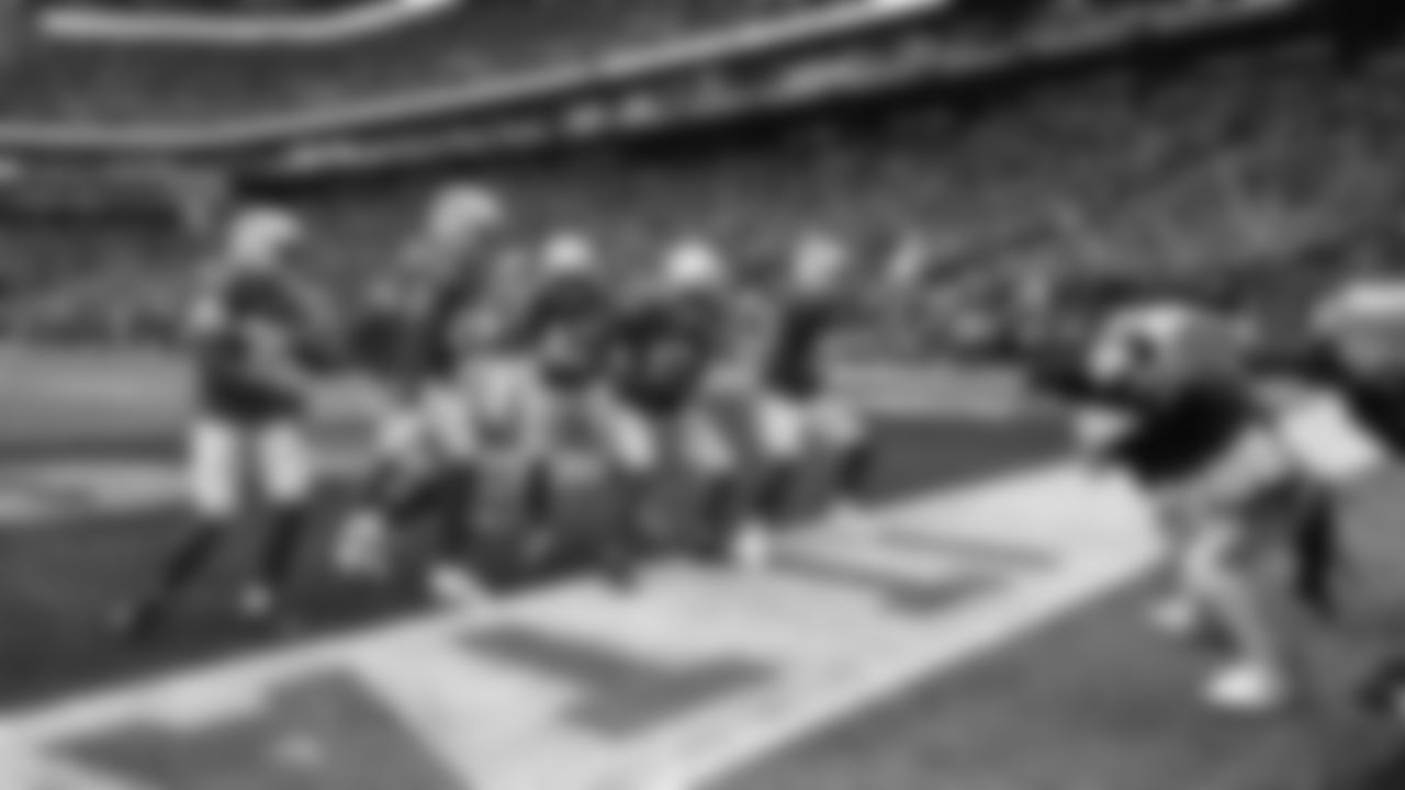 Seahawks linebacker Ernest Jones IV (13) vs. the Minnesota Vikings in Week 13.