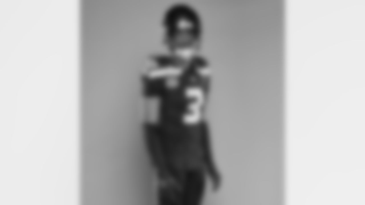 Seahawks safety Nick Emmanwori (3).