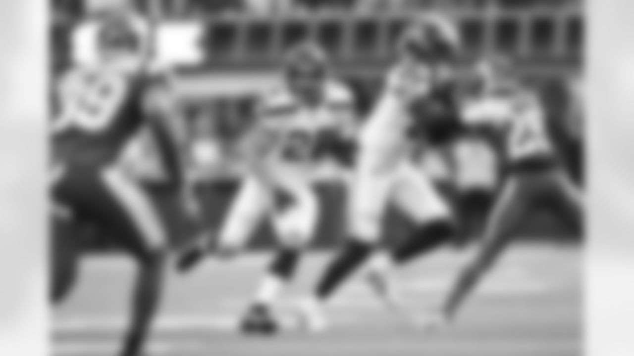 Seahawks running back Zach Charbonnet (26) at the Week 18 matchup against the Los Angeles Rams at SoFi Stadium on Sunday, January 5, 2025.