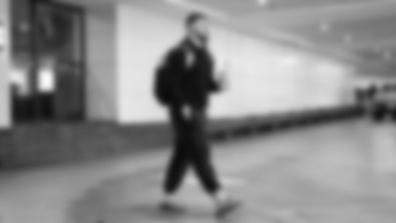 Seahawks fullback Robbie Ouzts (40) departed the team hotel for the Week 14 matchup vs. the Atlanta Falcons.