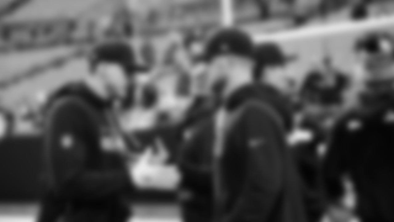 Seahawks tight end Eric Saubert (81) and quarterback Sam Darnold (14) warms up at Bank of America Stadium for the Week 17 matchup vs. Panthers on December 28, 2025.