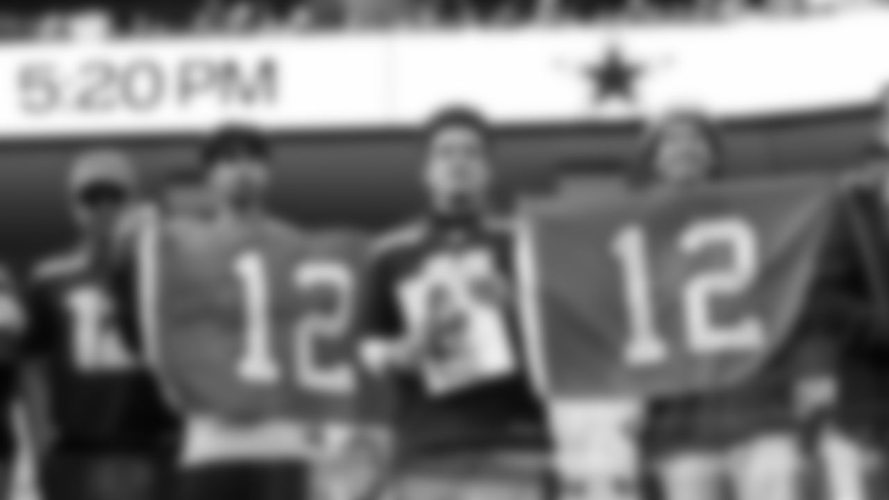 12s show up strong for Week 11 at the Rams on November 16, 2025