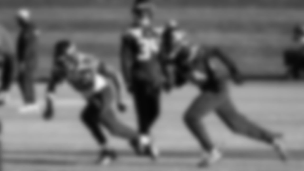 Seahawks wide receiver Ricky White III (86) and cornerback Nehemiah Pritchett (28) practiced on Wednesday, November 19 at the Virginia Mason Athletic Center.