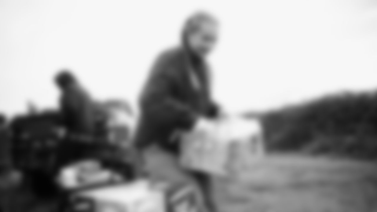 The Seahawks and Legend Norm Johnson spent the day volunteering at a farm in Snohomish County on January 8, 2026.