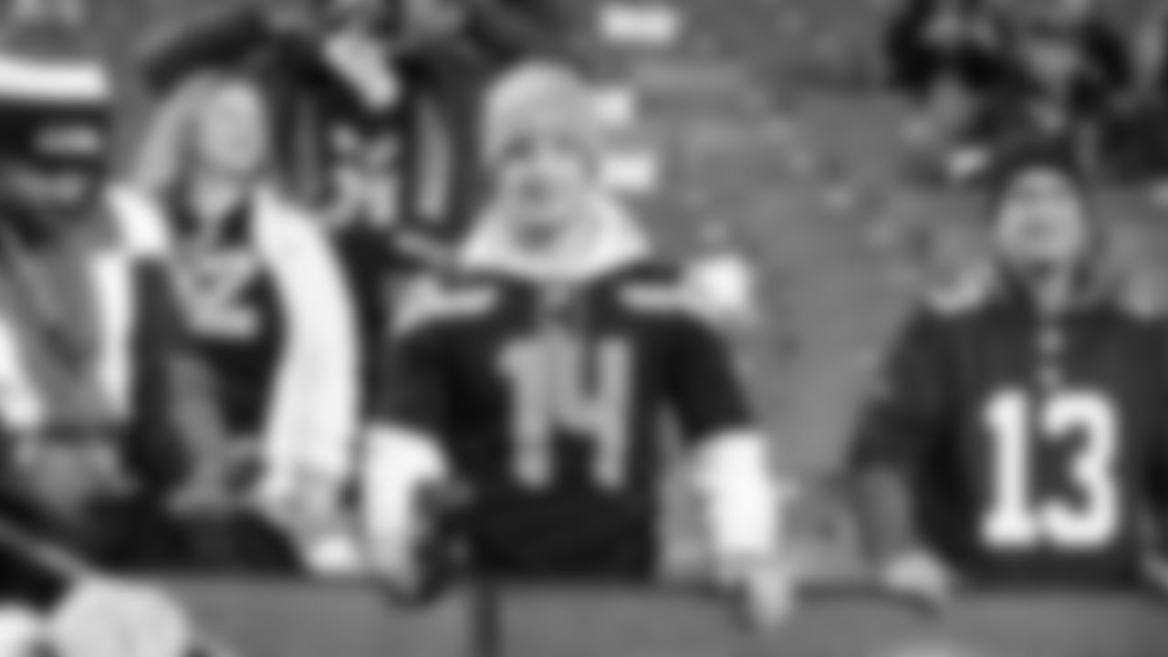 The 12s show up strong, traveling across the country for week 9 at the Commanders on Nov 2, 2025