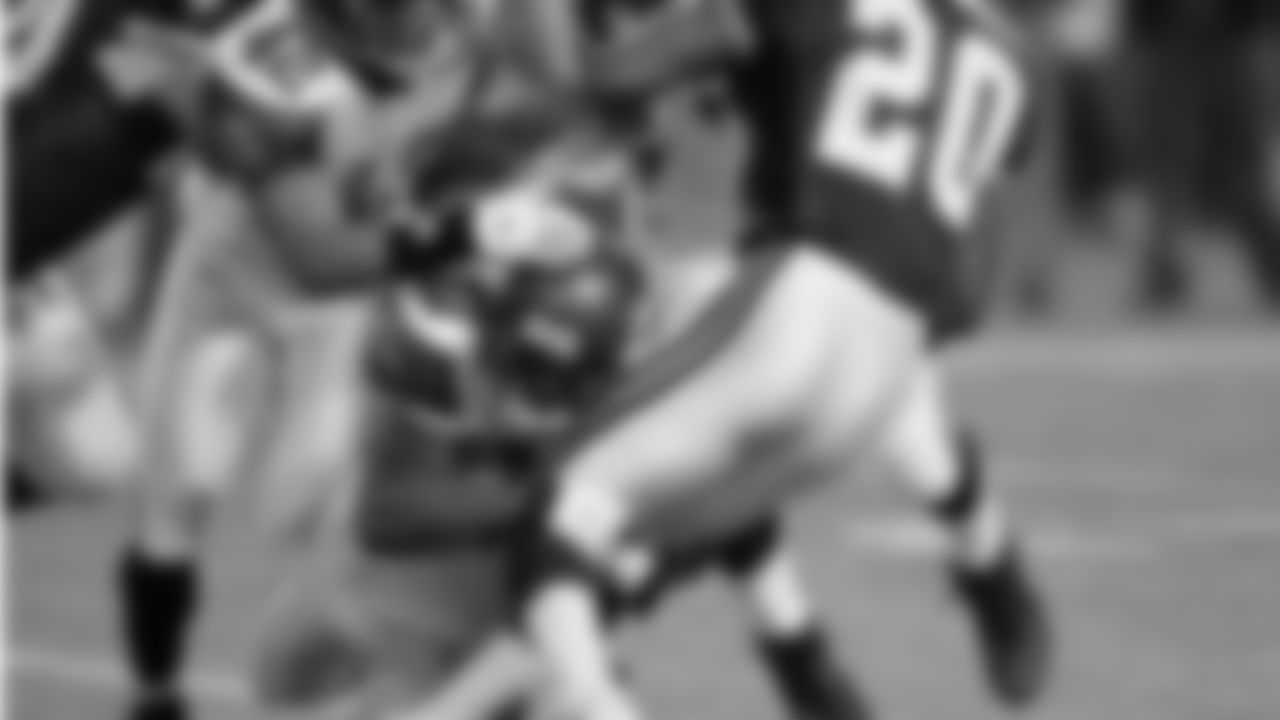 The Seahawks drafted USC defensive back Kris Richard with the 85th overall pick in the 3rd round of the 2002 NFL Draft.