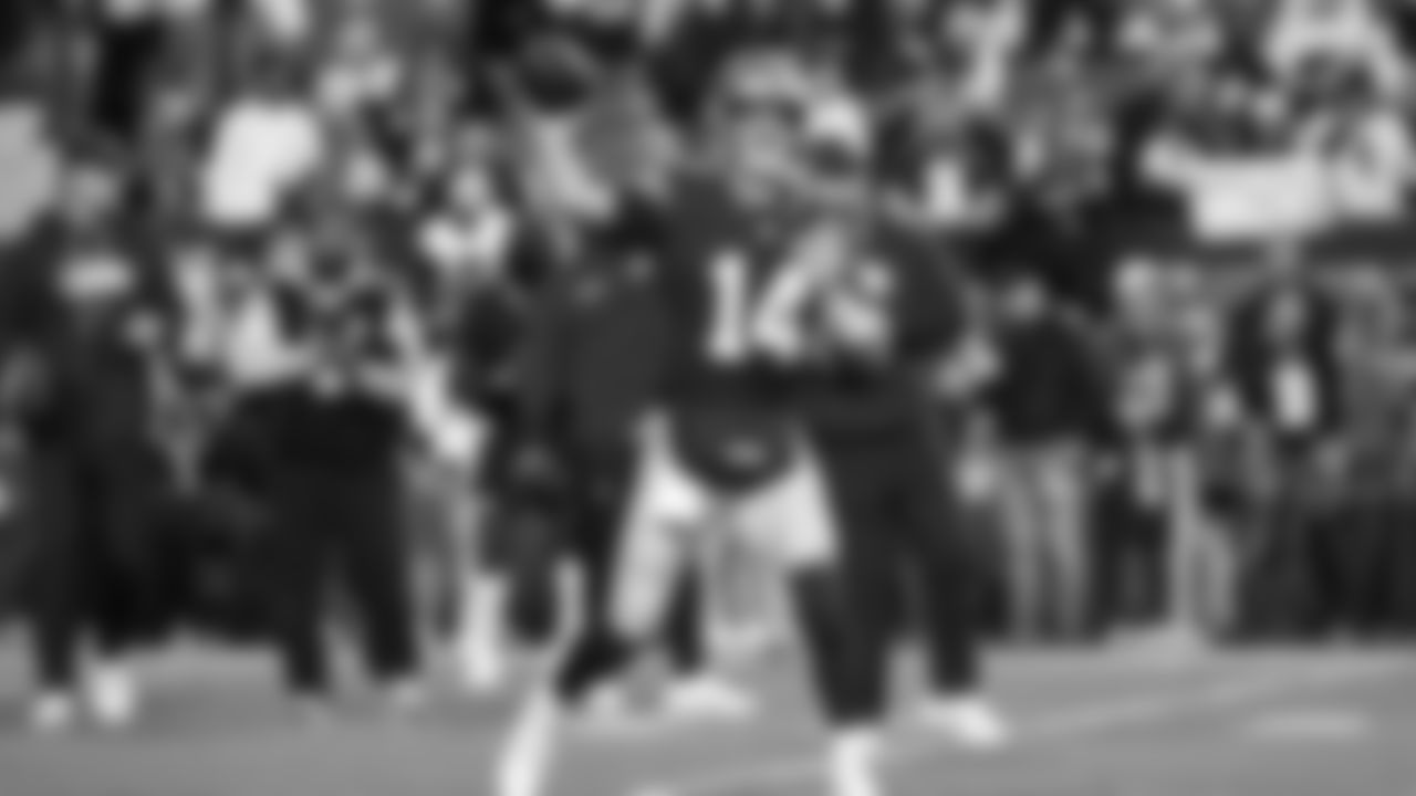 Seahawks quarterback Sam Darnold (14) warms up at Northwest Stadium for the Sunday Night Football matchup at the Washington Commanders in Week 9.