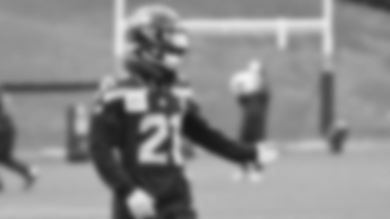 Seahawks cornerback Devon Witherspoon (21) practiced on Wednesday, December 24, 2025 at the Virginia Mason Athletic Center.