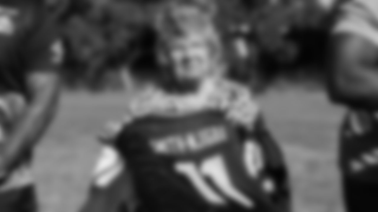 During a visit to Australia, Seahawks Legend Cliff Avril and Blitz stopped by the Kurranulla Aboriginal Corporation Community Center to play flag football and rugby alongside the Cronulla Sharks.