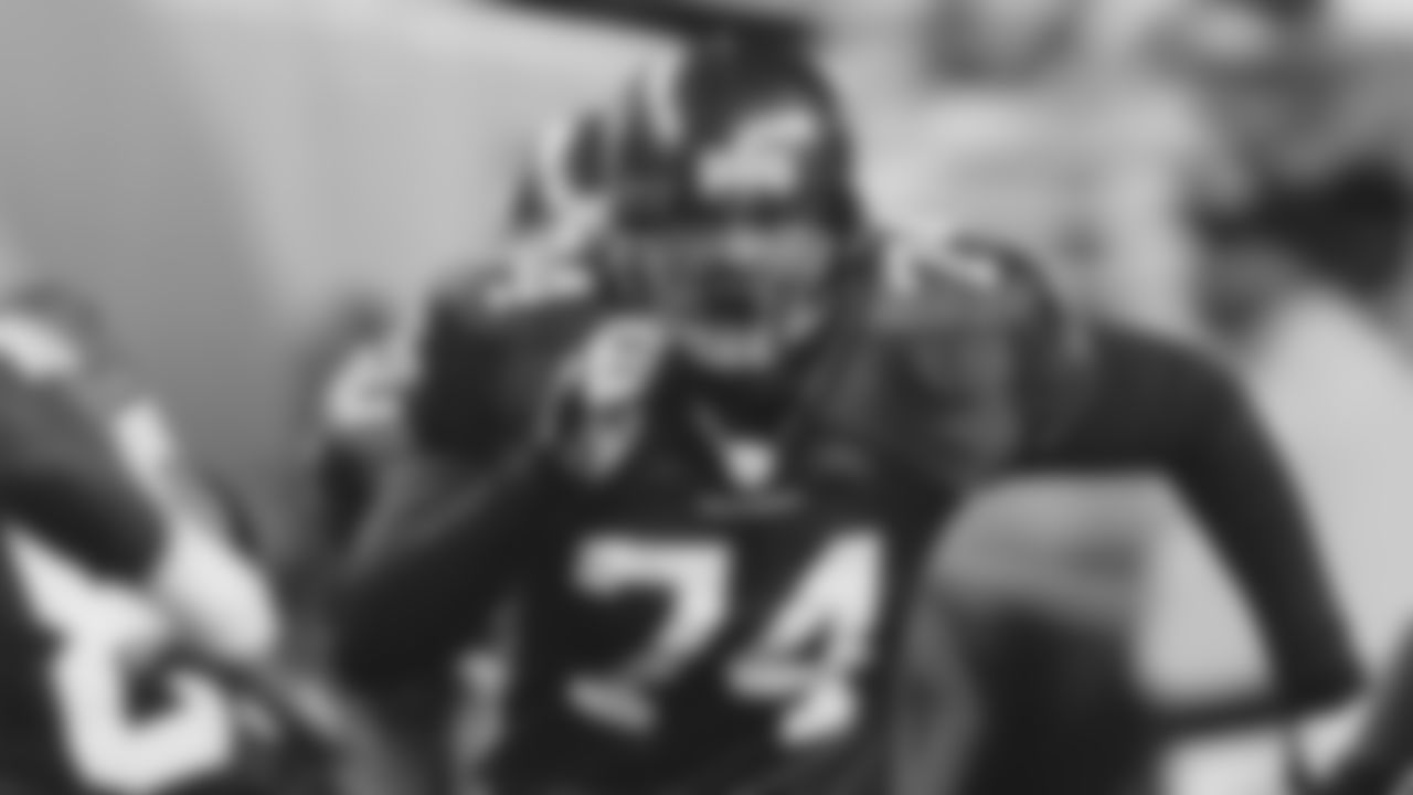 The Seahawks drafted Boise State tackle Matt Hill with the 171st overall pick in the 5th round of the 2002 NFL Draft.