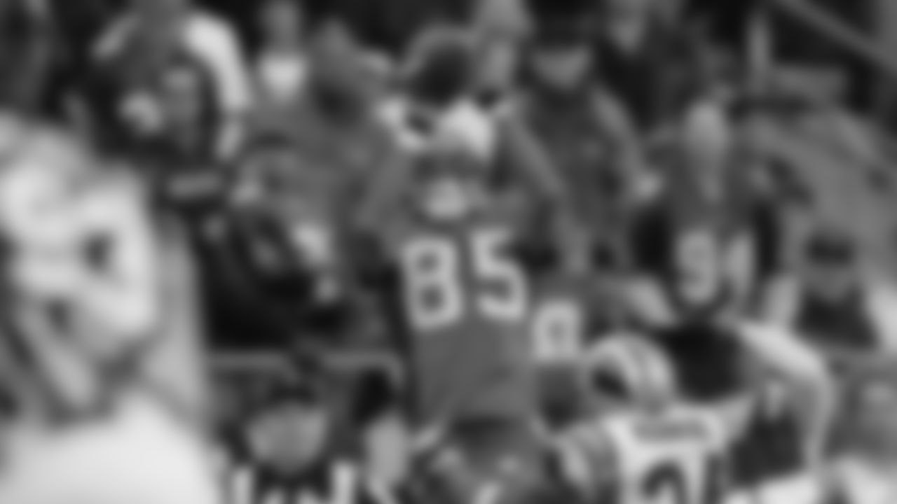 The Seahawks drafted East Kentucky wide receiver Alex Bannister with the 140th overall pick in the 5th round of the 2001 NFL Draft.