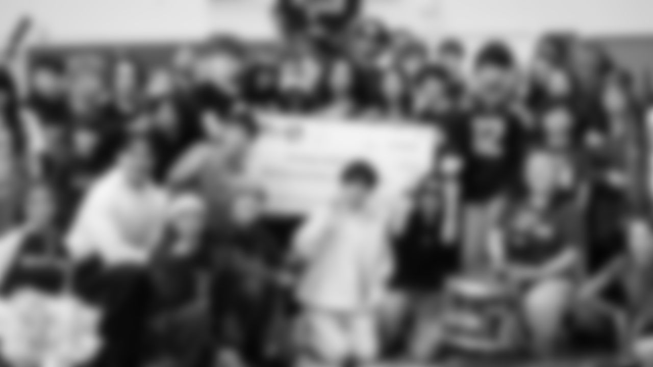 Students at Washington Middle School were surprised with a pep rally on Friday, bringing together the unique tie between sport and music. Blue Thunder, Seahawks Dancers and Legend Lofa Tatupu played a Super Bowl edition of Seahawks trivia, as well as a performance by Blue Thunder and special appearance by Seattle music legend and lead guitarist for Pearl Jam, Mike McCready.