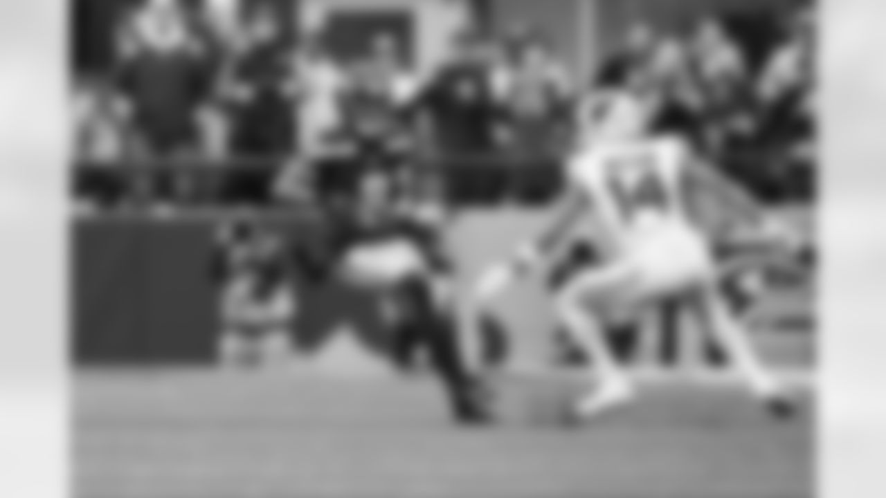 Seahawks safety Coby Bryant (8) picked off Cardinals QB Kyler Murray and returned it 69 yards for his first career touchdown in the 16-6 win over the Arizona Cardinals on November 24, 2024 at Lumen Field.