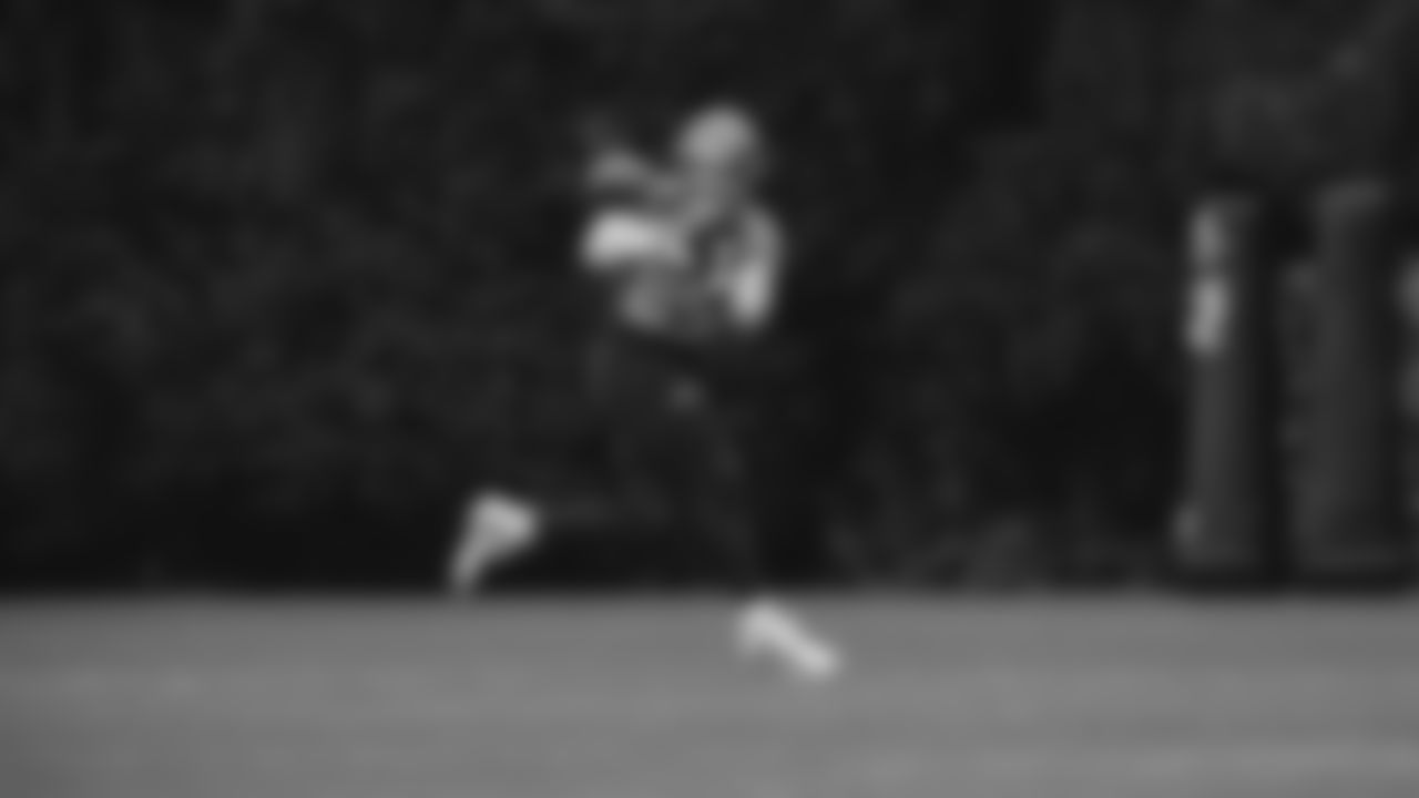 Seahawks tight end Nick Kallerup (89) practiced on Friday, December 12, 2025 at the Virginia Mason Athletic Center.