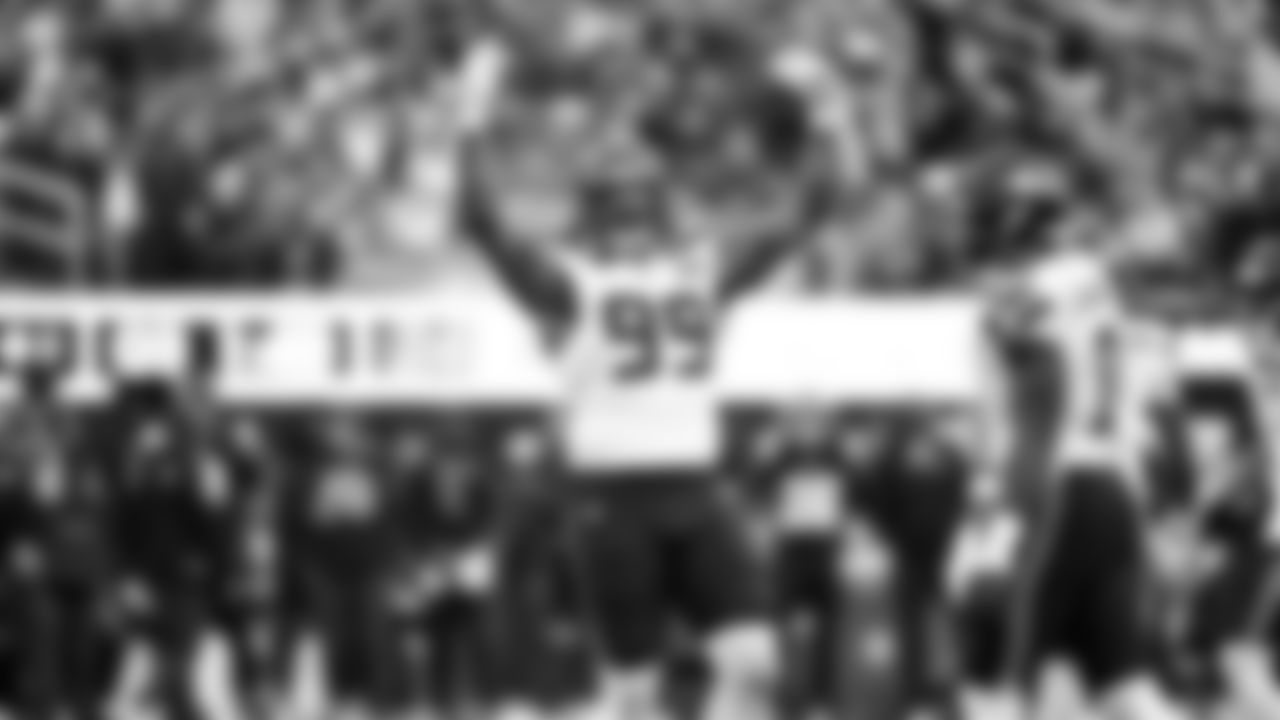 Seahawks defensive tackle Leonard Williams (99) at the Los Angeles Rams in Week 11.