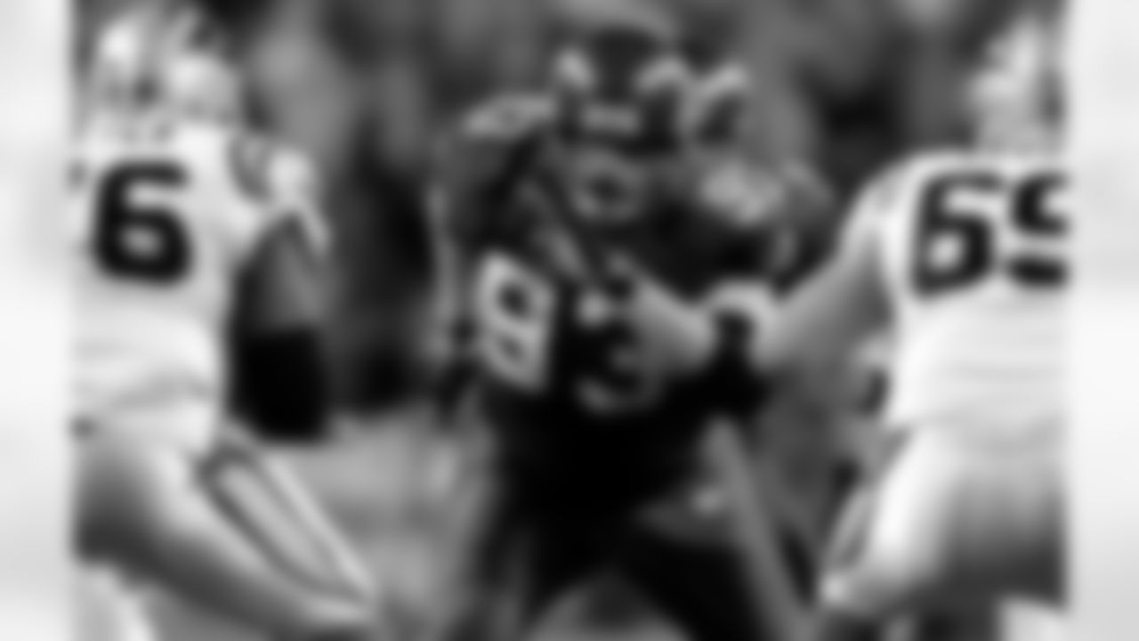 Seattle Seahawks defensive tackle Craig Terrill (93) in action  during the NFC championship football game against the Carolina Panthers in Seattle, Sunday, Jan. 22, 2006.  (AP Photo/John Froschauer)