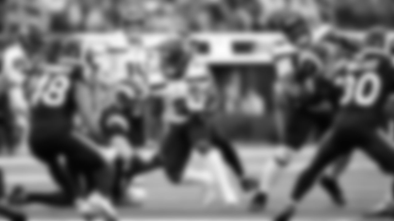 Seahawks at Rams on November 16, 2025