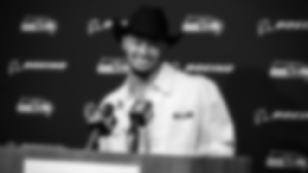 Seahawks celebrate the 30-24 win over the Tennessee Titans at Nissan Stadium on November 23, 2025.