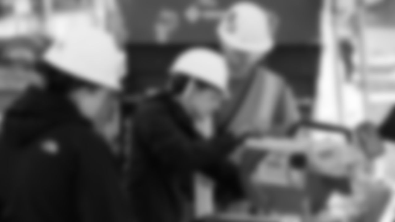 In recognition of Salute to Service Month, the Seahawks and Starbucks joined forces to learn, share, and build together to help provide affordable, stable housing to Veterans in our community.