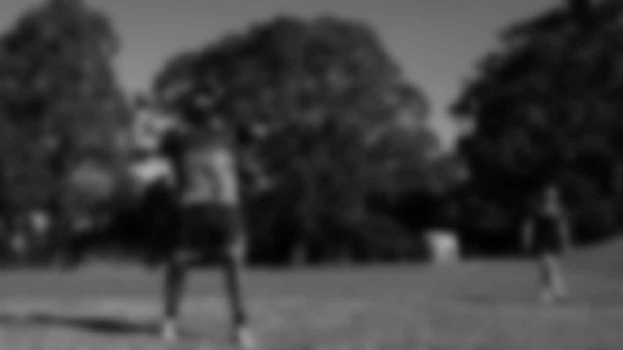 During a visit to Australia, Seahawks Legend Cliff Avril and Blitz stopped by the Kurranulla Aboriginal Corporation Community Center to play flag football and rugby alongside the Cronulla Sharks.