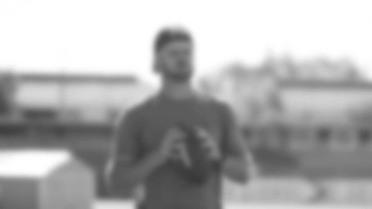 Seahawks quarterback Sam Darnold (14) participated in an off-site workout.