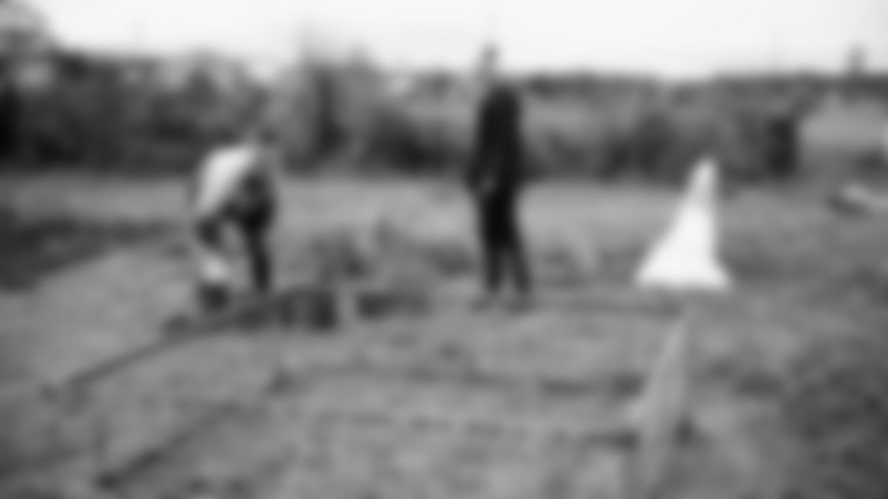 The Seahawks and Legend Norm Johnson spent the day volunteering at a farm in Snohomish County on January 8, 2026.