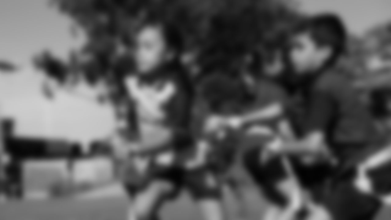 During a visit to Australia, Seahawks Legend Cliff Avril and Blitz stopped by the Kurranulla Aboriginal Corporation Community Center to play flag football and rugby alongside the Cronulla Sharks.