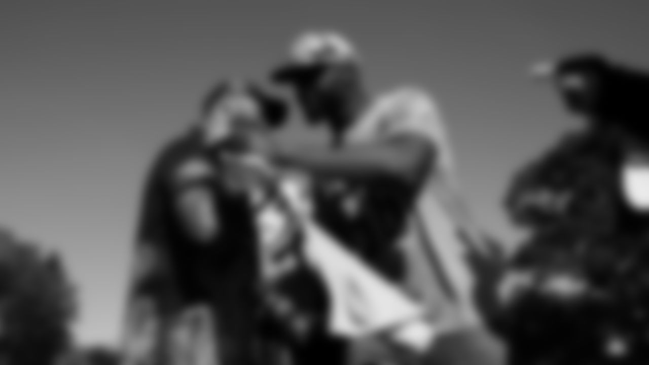 During a visit to Australia, Seahawks Legend Cliff Avril and Blitz stopped by the Kurranulla Aboriginal Corporation Community Center to play flag football and rugby alongside the Cronulla Sharks.