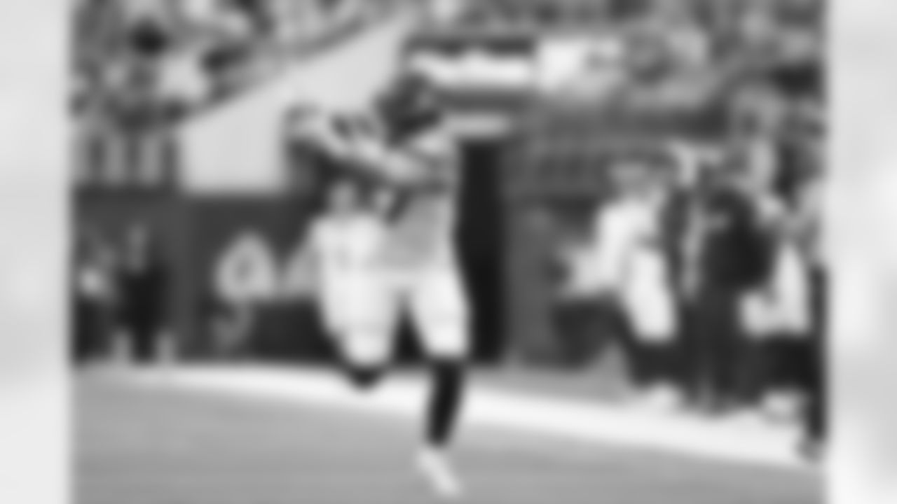 Seahawks tight end Noah Fant (87) at the Week 18 matchup against the Los Angeles Rams at SoFi Stadium on Sunday, January 5, 2025.
