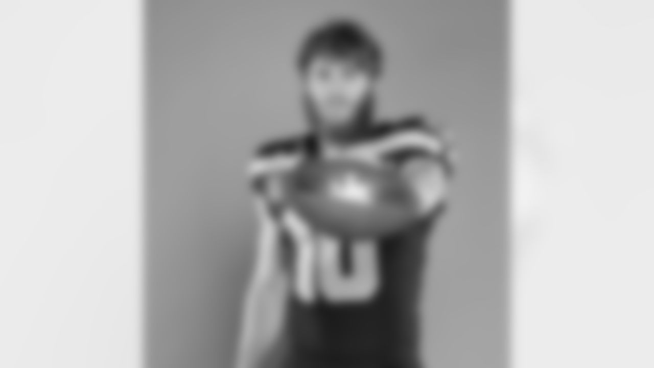 Seahawks wide receiver Cooper Kupp (10).