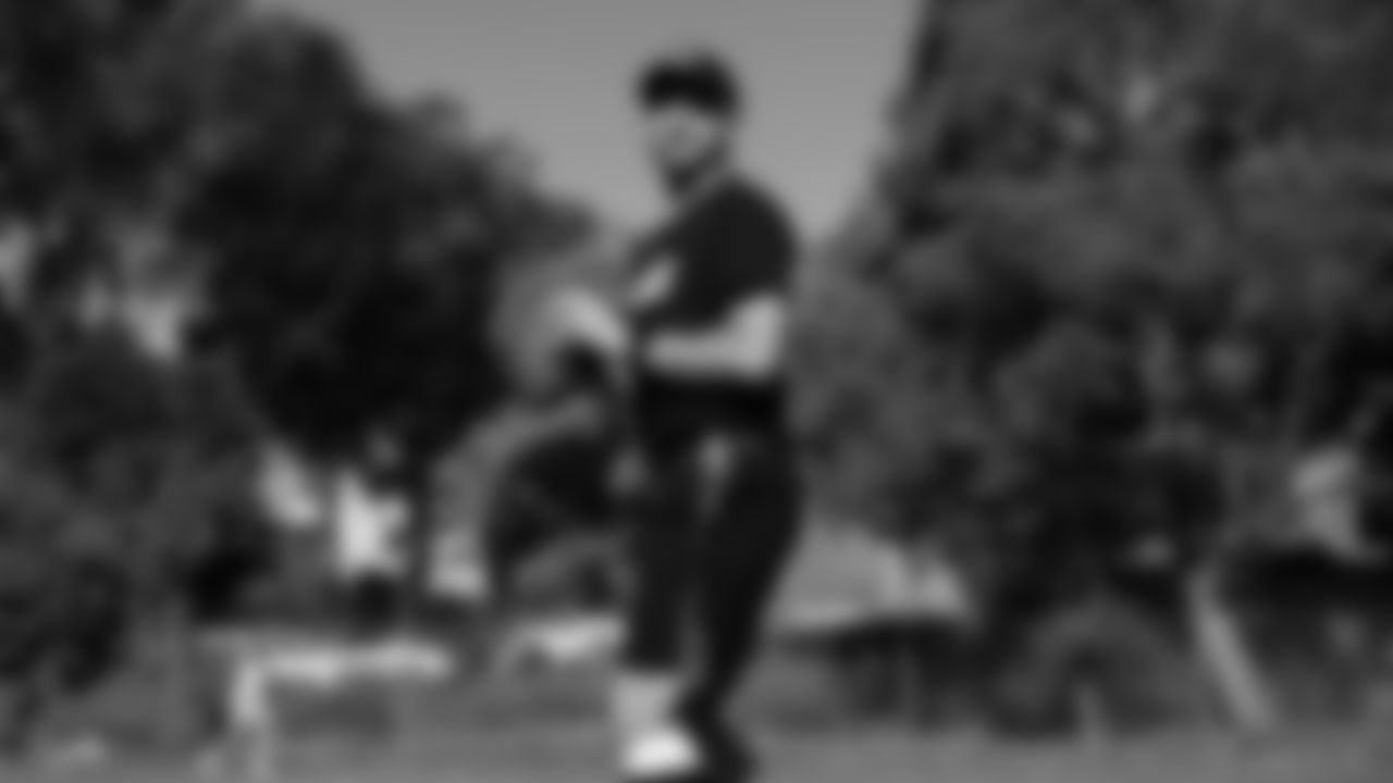 During a visit to Australia, Seahawks Legend Cliff Avril and Blitz stopped by the Kurranulla Aboriginal Corporation Community Center to play flag football and rugby alongside the Cronulla Sharks.