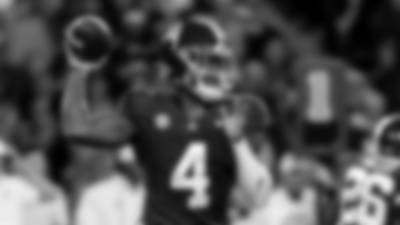 Alabama quarterback Jalen Milroe throws the ball against LSU during the first half of an NCAA college football game, Saturday, Nov. 4, 2023, in Tuscaloosa, Ala. (AP Photo/Vasha Hunt)