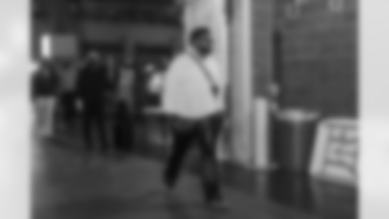Seahawks defensive tackle Johnathan Hankins (97) arrives at MetLife Stadium for the Week 13 matchup against the New York Jets on Sunday, December 1, 2024.