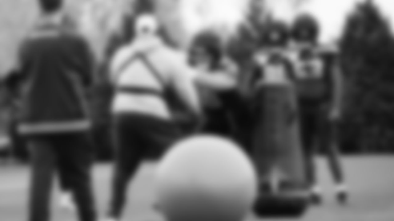 Seahawks defensive tackle Rylie Mills (98) practiced on Wednesday, December 3, 2025 at the Virginia Mason Athletic Center.