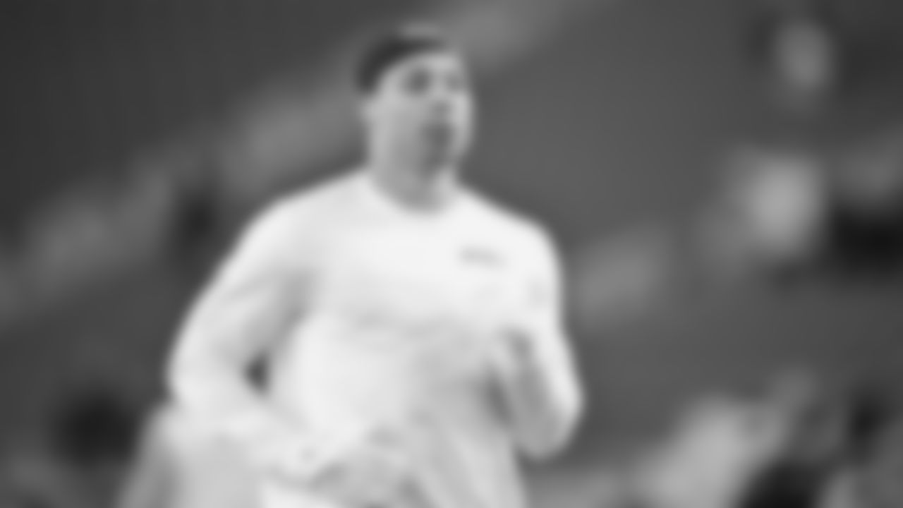 Seahawks running back Zach Charbonnet (26) warms up at Levi's Stadium for the Week 18 matchup vs. the 49ers.