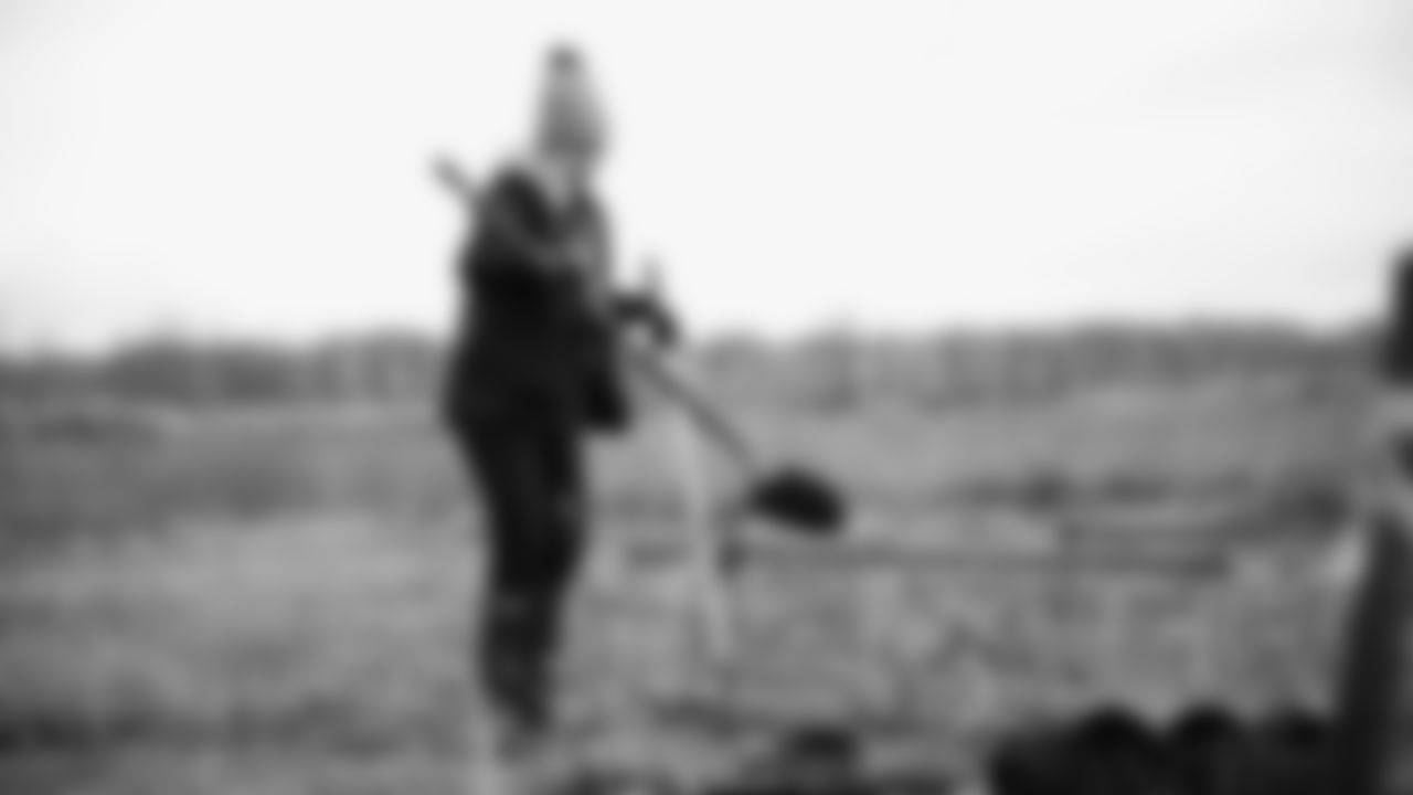 The Seahawks and Legend Norm Johnson spent the day volunteering at a farm in Snohomish County on January 8, 2026.