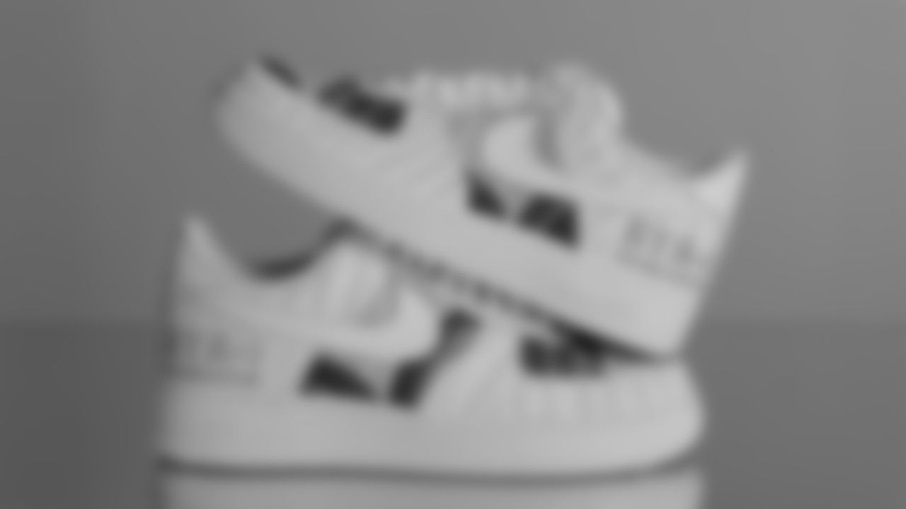 Seahawks head coach Mike Macdonald - RYR-1 Foundation