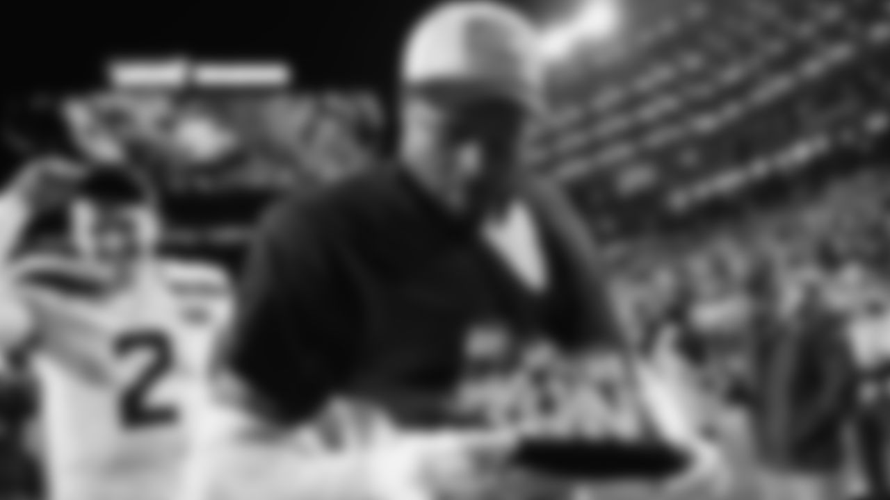 The Seahawks celebrated the win vs. the 49ers at Levi's Stadium in Week 18.