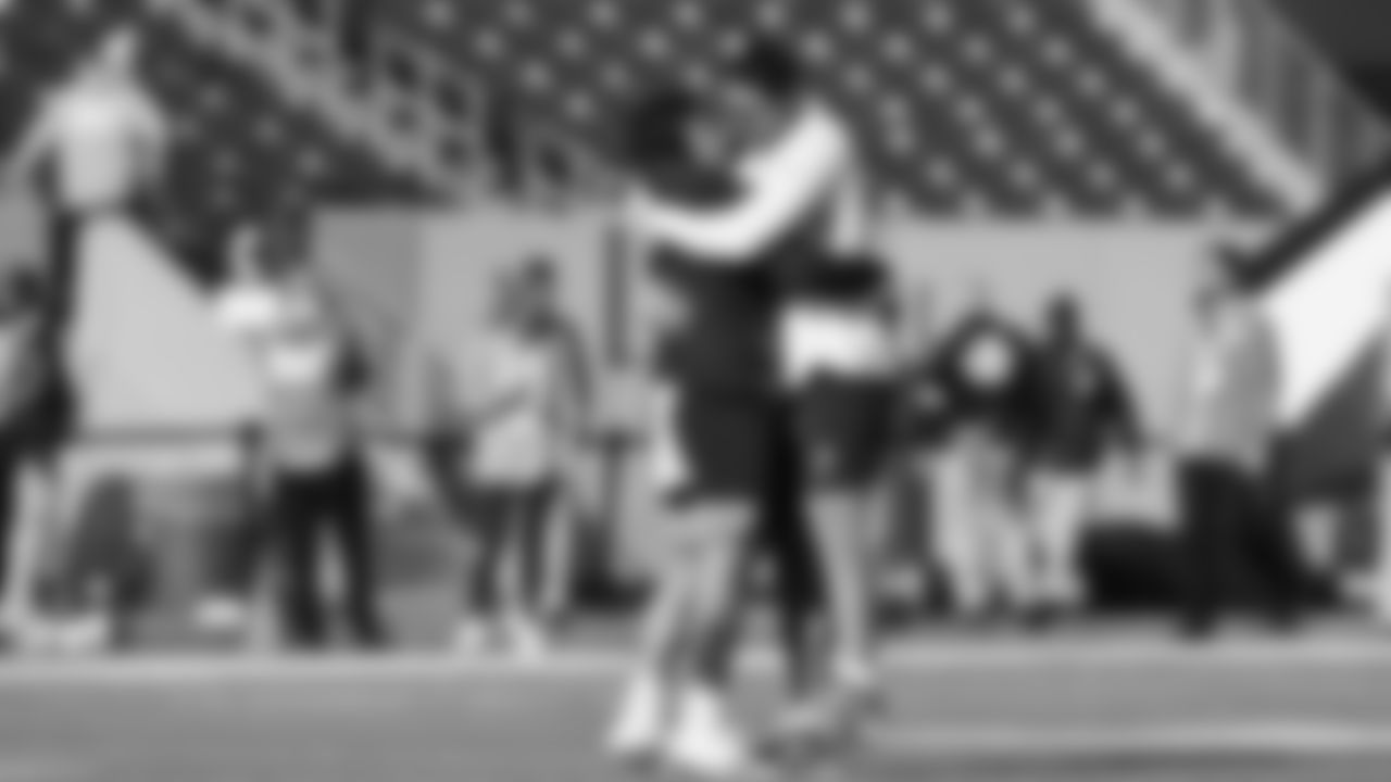 Seahawks tight end Elijah Arroyo (18) hit the field at Nissan Stadium for the Week 12 matchup vs. the Titans in Nashville, Tennessee.